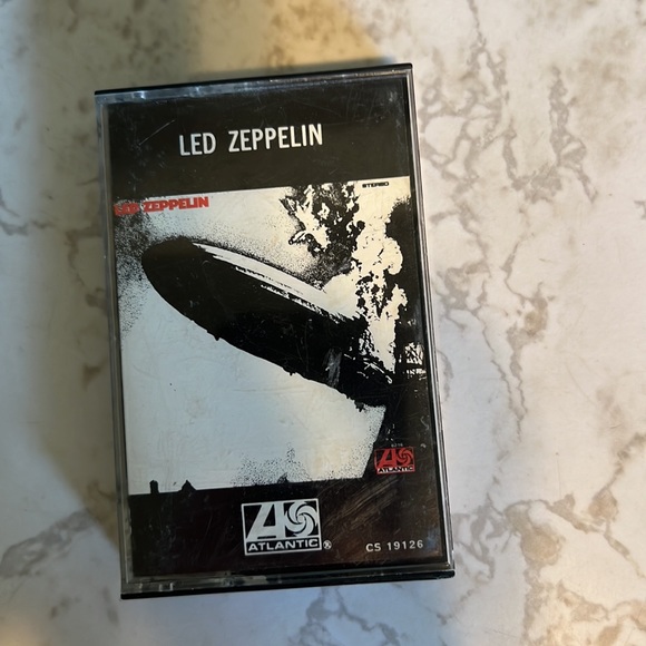 Led Zeppelin cassette tapes lot of 2 vintage tapes - Picture 2 of 16